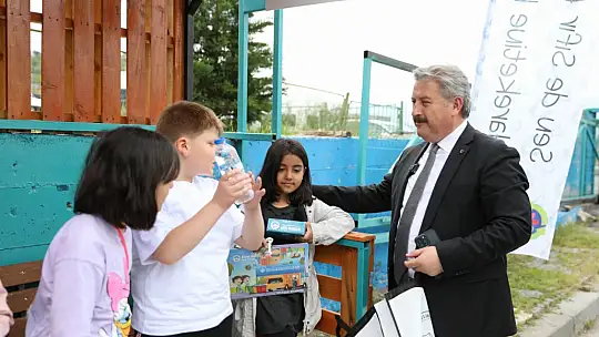 Melikgazi çocukları eğlendirirken eğitti