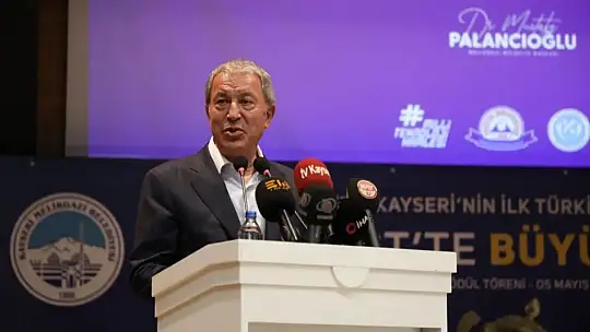 Melikgazi Belediyesi TEKNOFEST gururlarını Hulusi Akar'ın elinden ödüllendirdi