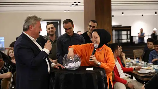 Palancıoğlu gençlerle bir araya geldi