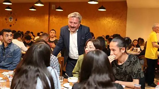 Palancıoğlu gençlerle bir araya geldi