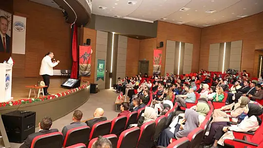 Melikgazi'de gençlere özel konferans!