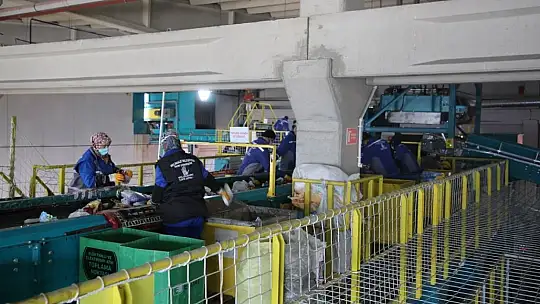 Melikgazi'de geri dönüşüm ile istihdam ve ekonomiye katkı devam ediyor