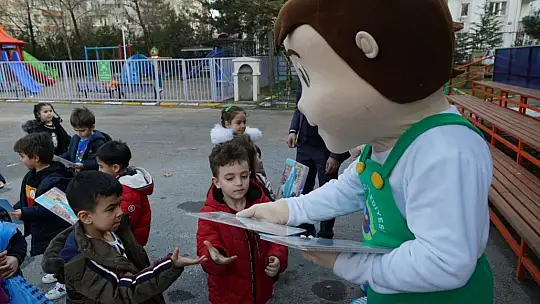 Melikgazi'de sıfır atık eğitimleri ile çocuklara geri dönüşüm bilinci aşılanıyor