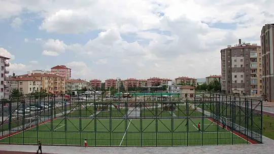 Melikgazi'de 4 mahalleye futbol sahası yapılacak