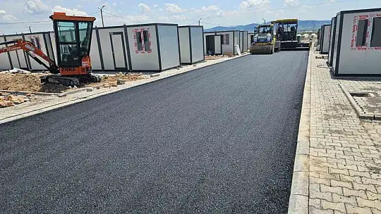 Melikgazi depremzedelere desteğini sürdürüyor