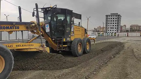 Melikgazi depremzedelere desteğini sürdürüyor