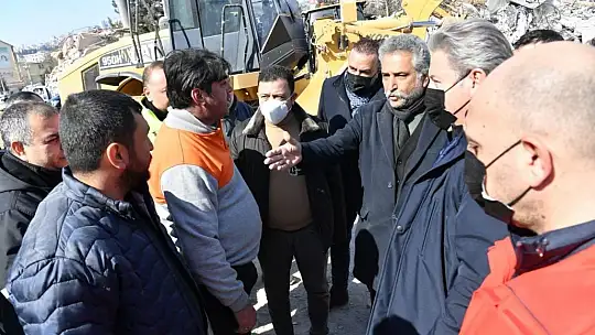 Melikgazi ekibi enkaz altından 20 vatandaşı kurtardı