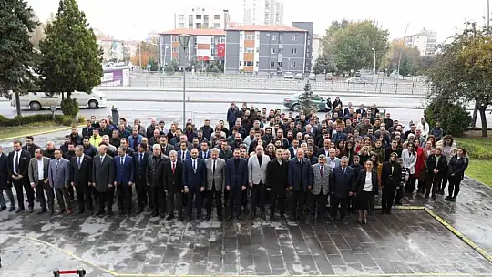 Melikgazi personelinden Ata'ya saygı duruşu