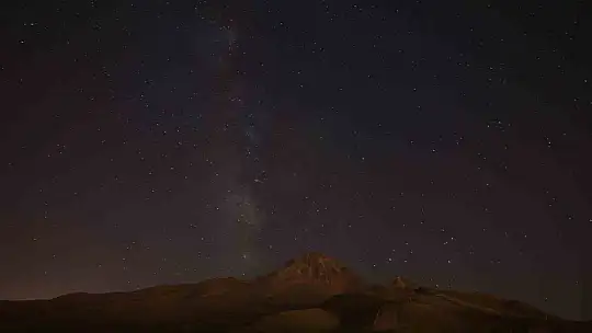 Meteor yağmuru Erciyes'ten izlendi