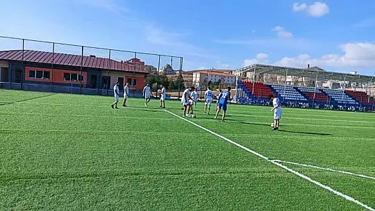 MHP'li Özdemir, Kayseri'ye yapılan spor tesislerini duyurdu