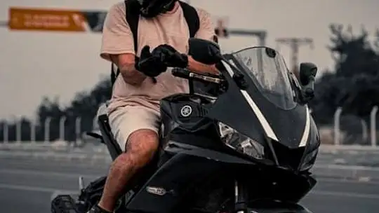 Motosiklet tutkunu fenomen köpeğe çarptığı kazada feci şekilde can verdi