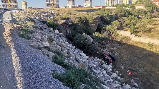 Germir'de Motosiklet uçurumdan yuvarlandı