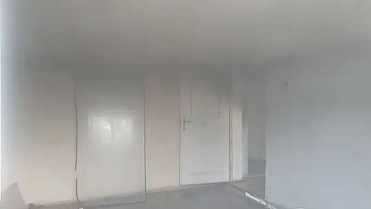 Çıkan yangında ev kullanılamaz hale geldi