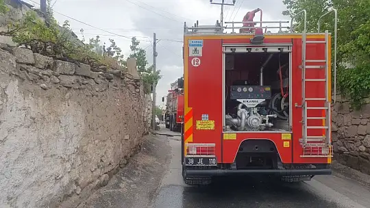 Çıkan yangında ev kullanılamaz hale geldi