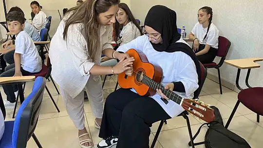 Hacılar'da müzik kursu yoğun ilgi görüyor