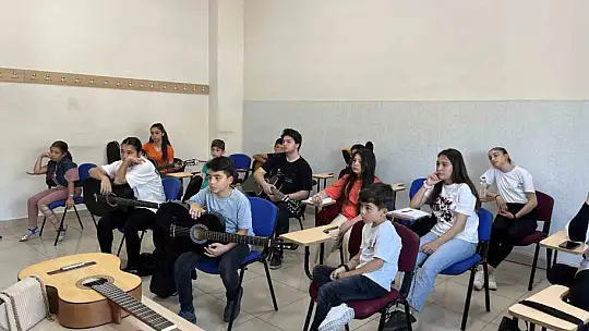Hacılar'da müzik kursu yoğun ilgi görüyor