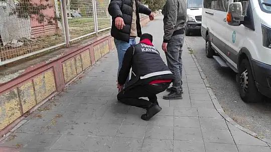 Narkotik Okul önlerinde kuş uçurtmuyor