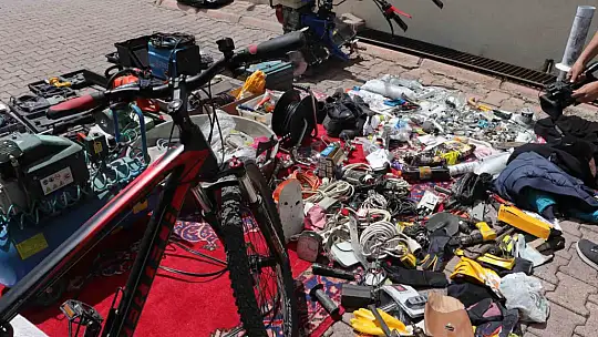 Ne bulduysa çalmış