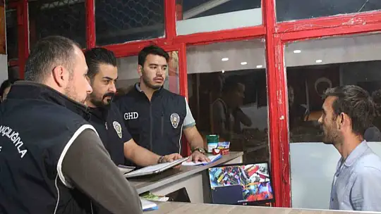 Nevşehir'de 'Huzurlu Sokaklar 1' operasyonu: Sokaklar ve şahıslar didik didik arandı