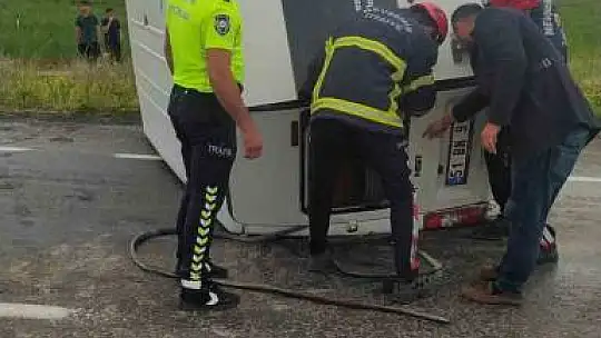 Nevşehir'de işçi servisi ile öğrenci servisi çarpıştı: 8 yaralı