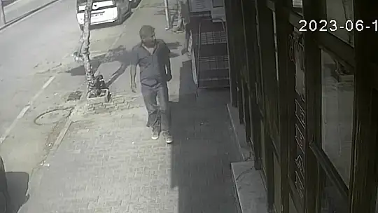 Nineyi darp edip 70 lira gasp etti, yakalanınca 'Ayağım takıldı üzerine düştüm' dedi