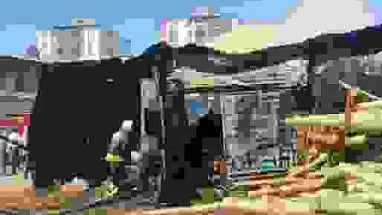 Odunlukta korkutan yangın