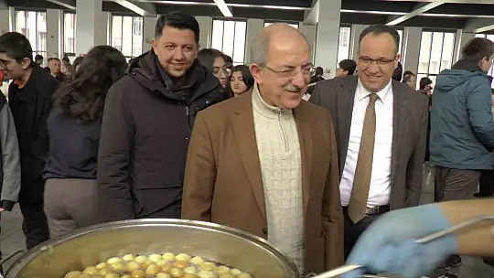 Öğrencilerden depremzedeler için hayır panayırı