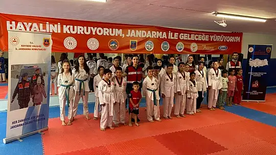 Jandarma'dan taekwondo öğrencilerine eğitim!