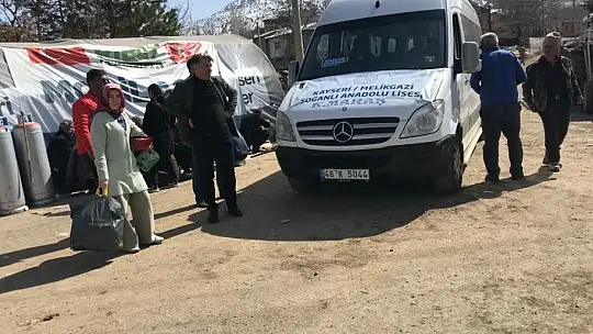 Öğrencilerin harçlıkları depremzedelere