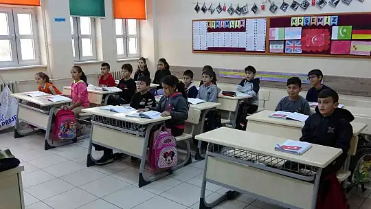 Öğrencilerden askerlere yürek ısıtacak hediye