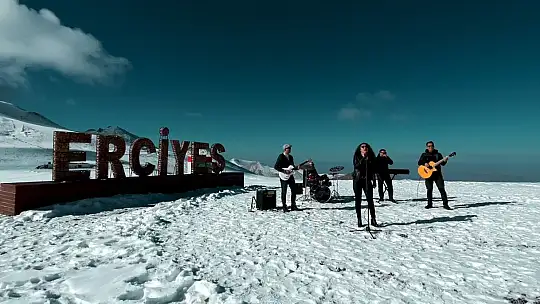 Öğretmenler, kadın kooperatifleri için şarkı besteledi