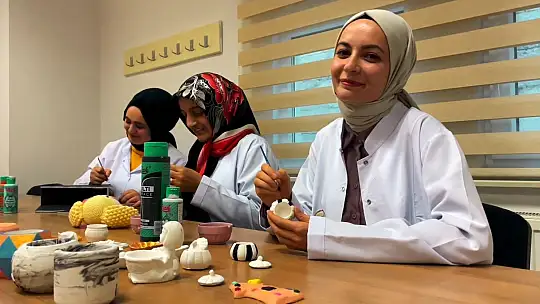 Öğretmenler, kadın kooperatifleri için şarkı besteledi