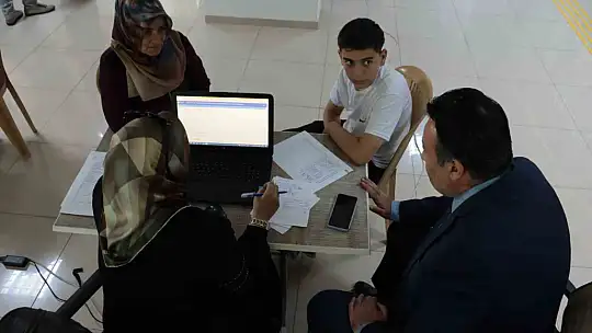 Kayseri'de LGS öğrencileri tercih yapmaya başladı