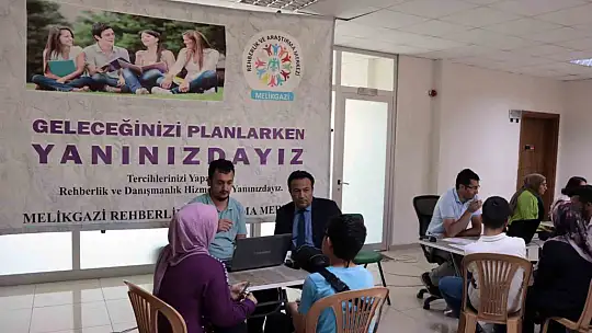 Kayseri'de LGS öğrencileri tercih yapmaya başladı