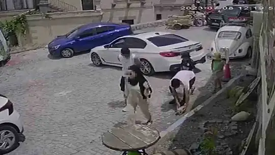 Önce sevdiler, sonra aldılar