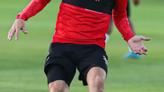 O futbolcu da kampa katıldı