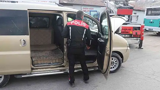 Oto hırsızlık ekiplerinden motosiklet ve otomobil denetimi