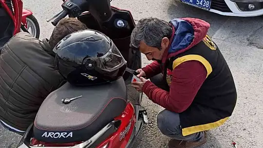 Oto hırsızlık ekiplerinden motosiklet ve otomobil denetimi