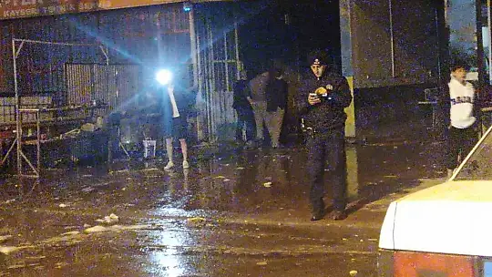 Oto tamircide yangın çıktı 1 kişi yaralandı