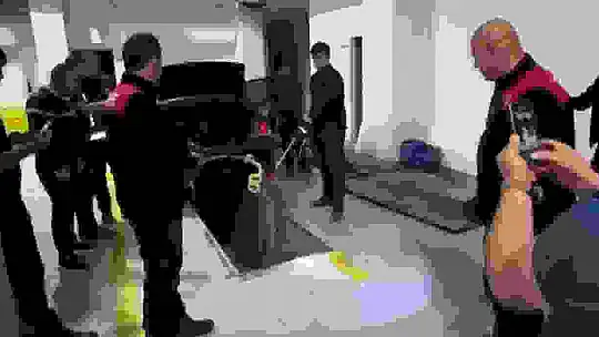 Öyle bir yere girdi ki, ekipleri dakikalarca uğraştırdı