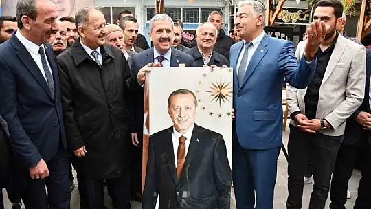 Özhaseki ve Gürcan Tomarzalılarla bayramlaştı