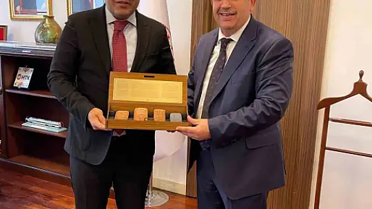 Özsoy, yeni atanan bakan yardımcılarını ziyaret etti