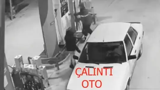 Araç çaldılar, sonrasında da yakayı ele verdiler