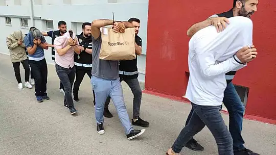 Piyasaya yüzlerce sahte altın süren şüphelilerden 4'ü tutuklandı