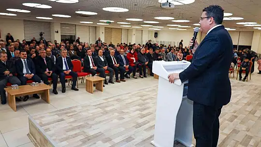 Prof. Dr. Ruhi Ersoy, Yahyalı'da konferans verdi