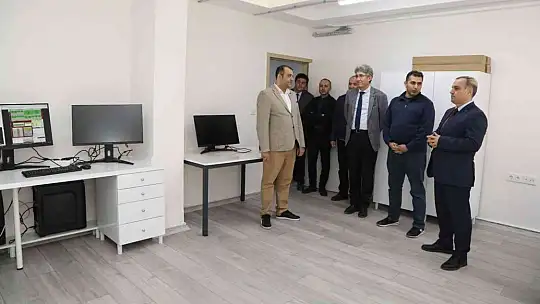 Rektör Altun, araştırma merkezleri ve laboratuvarlarını ziyaret etti