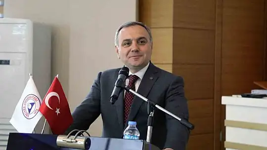 Rektör Altun, dereceyle dönen öğrencileri tebrik etti