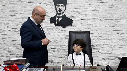 Rektör Karamustafa, 23 Nisan'da koltuğunu devretti