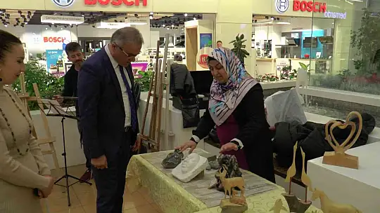 Resim öğretmenlerinden 'el emeği göz nuru' sergi