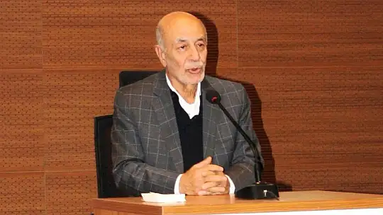 Mengüşoğlu 'Ahlak ve Düşünce Adamı Mehmet Akif' konferansına katıldı